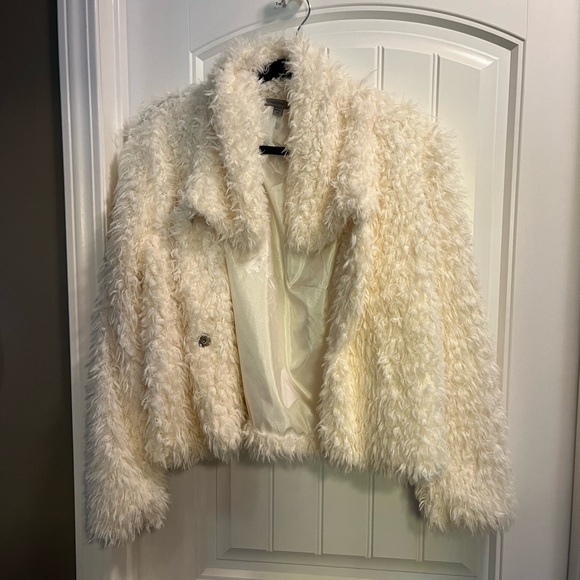 Size small womens fluffy jacket - Picture 2 of 2